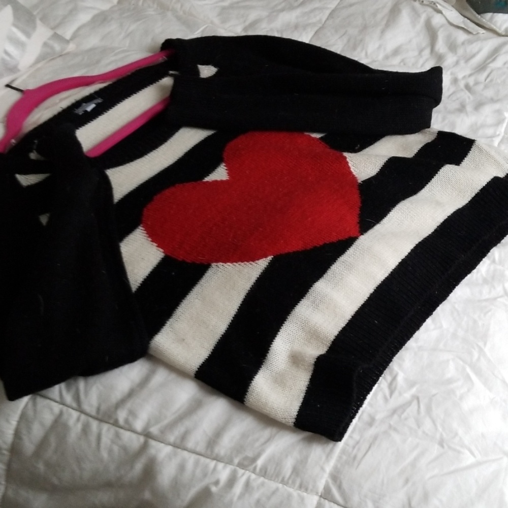 Sweater - Picture 3 of 4